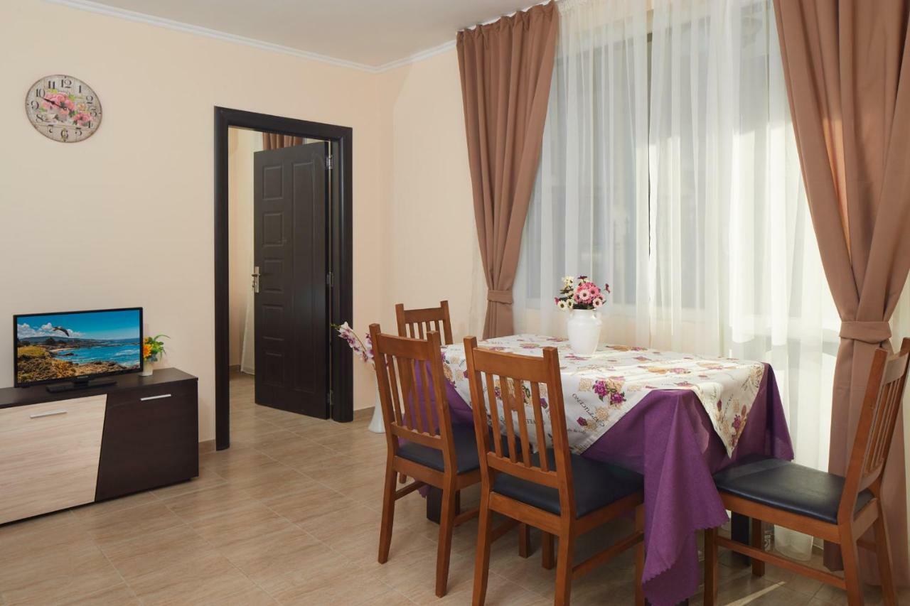 Feniks Apartments Несебър Екстериор снимка