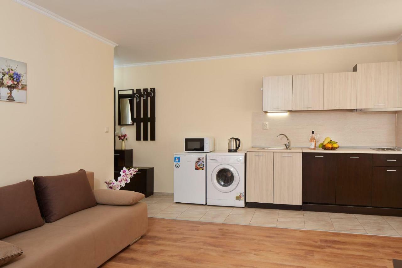 Feniks Apartments Несебър Екстериор снимка