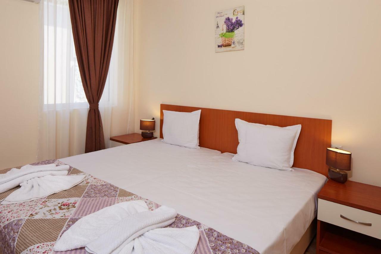 Feniks Apartments Несебър Екстериор снимка