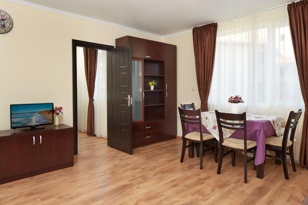 Feniks Apartments Несебър Екстериор снимка