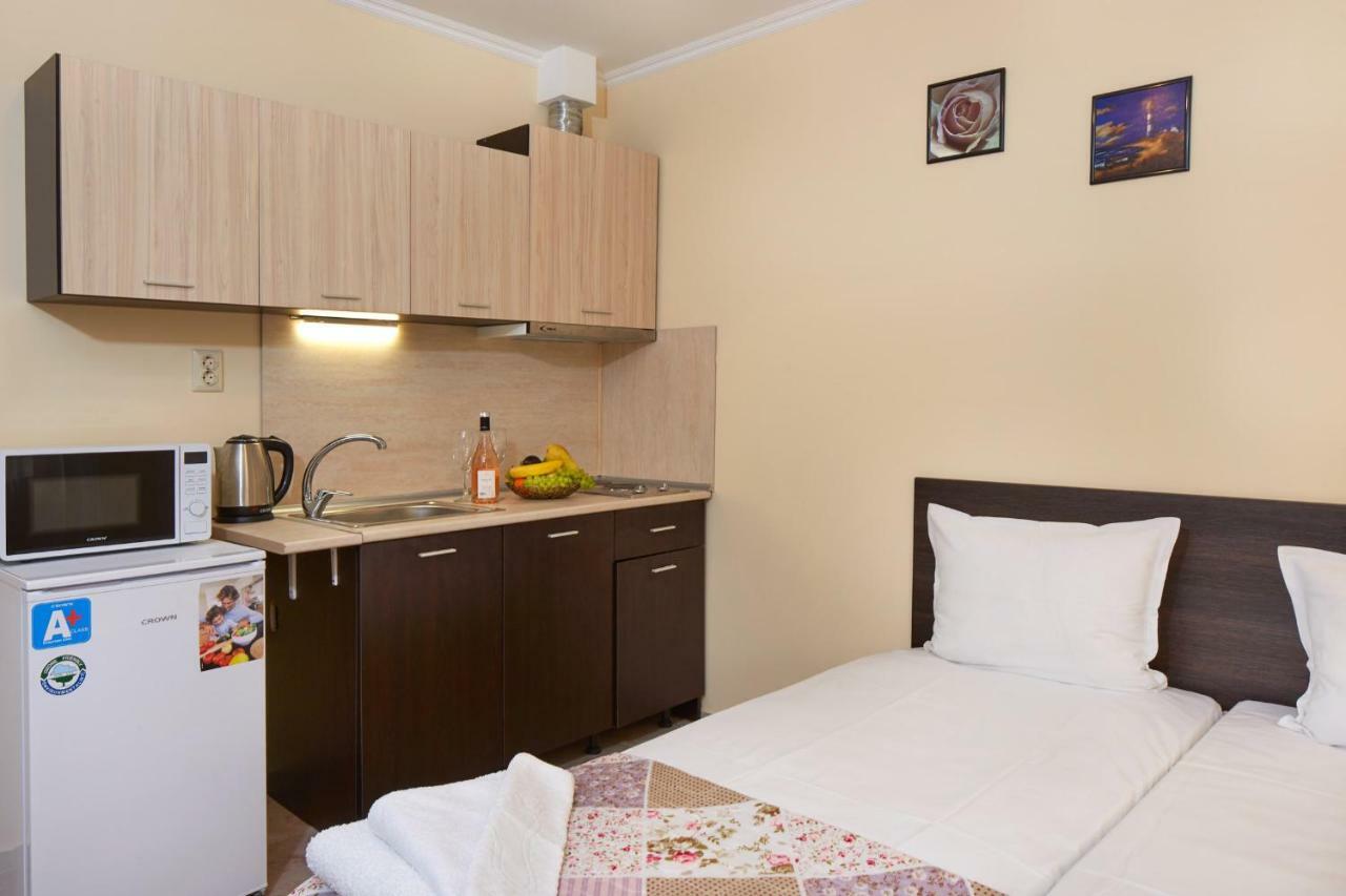 Feniks Apartments Несебър Екстериор снимка
