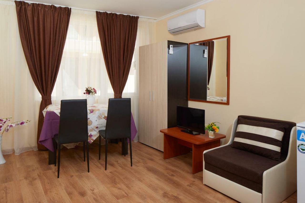 Feniks Apartments Несебър Екстериор снимка