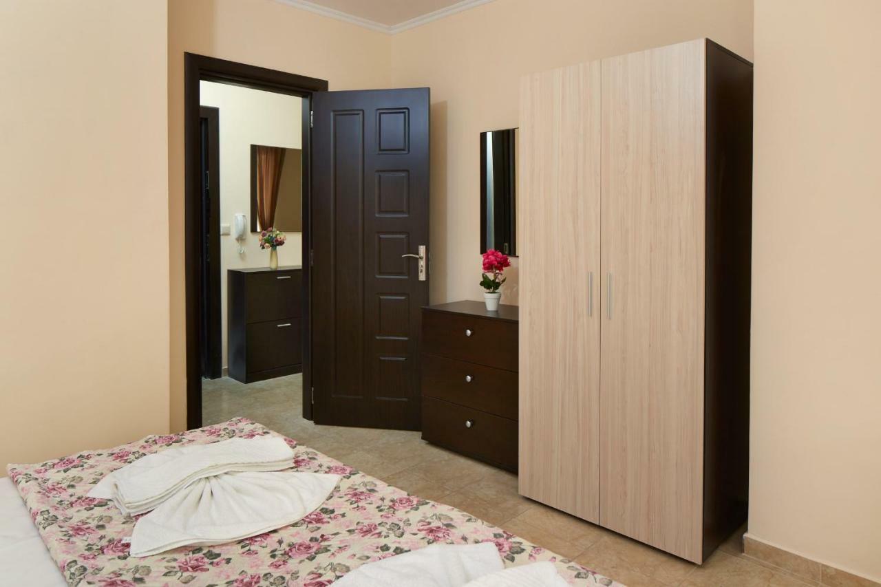 Feniks Apartments Несебър Екстериор снимка