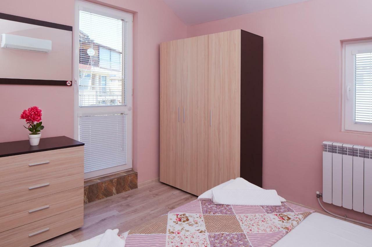 Feniks Apartments Несебър Екстериор снимка
