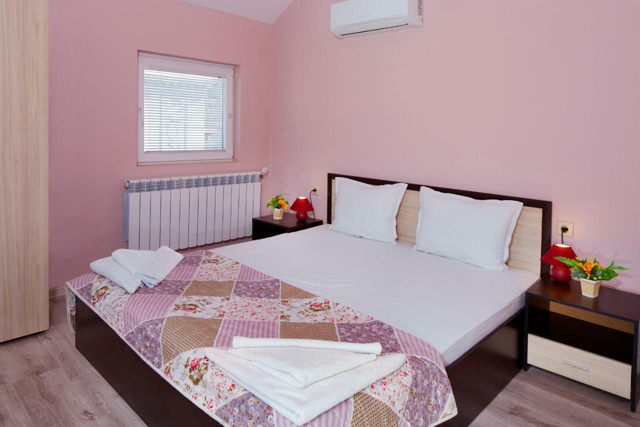 Feniks Apartments Несебър Екстериор снимка